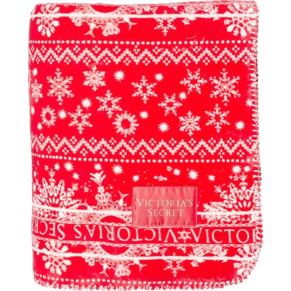 Victoria’s Secret plush fleece blanket Christmas holiday red white snowflake ‘22